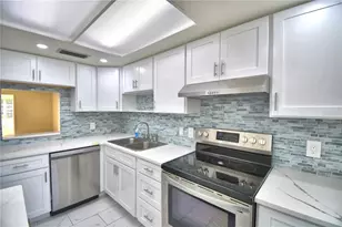 333 Lake Howard Dr NW, Winter Haven, FL 33880 - Photo 3