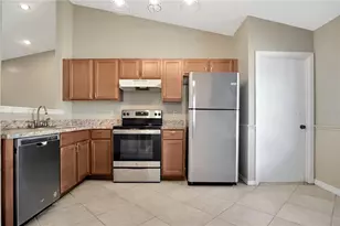 4113 Eagle Feather Dr, Orlando, FL 32829 - Photo 5