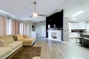 8017 Glenridge Ln, Lakeland, FL 33809 - Photo 9