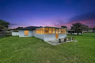 8017 Glenridge Ln, Lakeland, FL 33809 - Photo 3