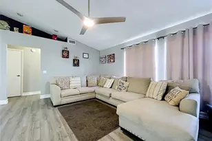 8017 Glenridge Ln, Lakeland, FL 33809 - Photo 7