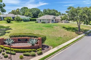 5701 Crestview Dr, Lady Lake, FL 32159 - Photo 3