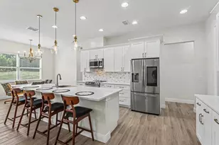 5701 Crestview Dr, Lady Lake, FL 32159 - Photo 9