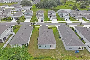 832 Blue Creek Dr, Haines City, FL 33844 - Photo 3