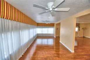 151 Holiday Ln, Auburndale, FL 33823 - Photo 9