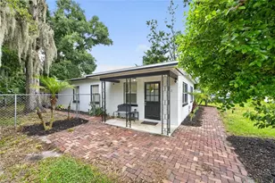 1712 Lake Brown Dr, Haines City, FL 33844 - Photo 1