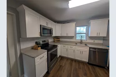 739 Center Street, Waverly, FL 33877 - Photo 5