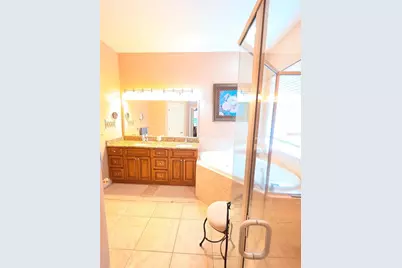 6523 Crews Lake Hills Loop E, Lakeland, FL 33813 - Photo 17