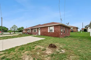 1433 Thousand Roses Ave W, Lake Wales, FL 33853 - Photo 3