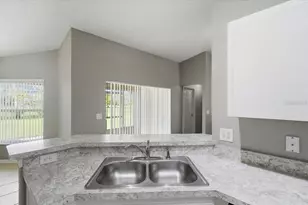 2405 Highlands Vue Pkwy, Lakeland, FL 33812 - Photo 17