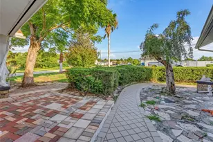 5405 Frost Rd, Spring Hill, FL 34606 - Photo 9
