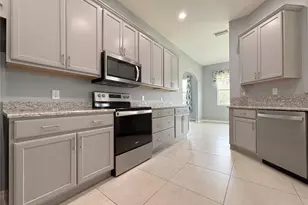 1124 Sawgrass Dr, Winter Haven, FL 33884 - Photo 9