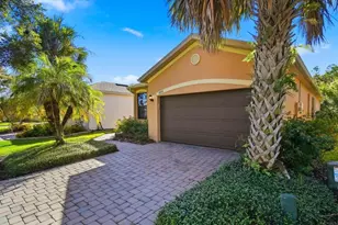 640 Grand Canal Dr, Poinciana, FL 34759 - Photo 3