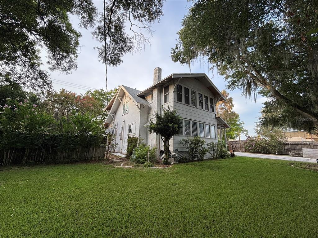 640 Ave I NW - 640 Ave I NW, Winter Haven, FL 33881 Luxury Property | Jose Angel Pina