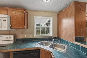 3876 Pioneer Trails Dr, Lakeland, FL 33810 - Photo 11