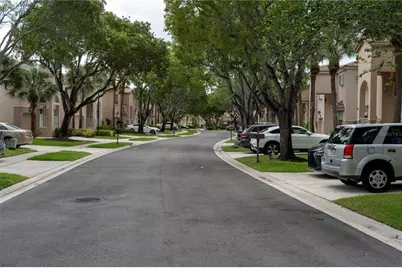 10740 NW 12th Manor, Plantation, FL 33322 - Photo 3