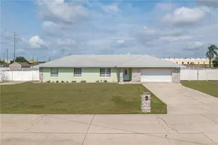 411 Country Pine Rd, Haines City, FL 33844 - Photo 1