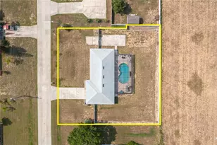 411 Country Pine Rd, Haines City, FL 33844 - Photo 3