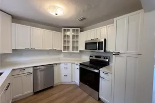 2412 Derbyshire Ave, Lakeland, FL 33803 - Photo 11