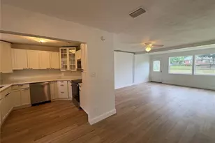 2412 Derbyshire Ave, Lakeland, FL 33803 - Photo 7