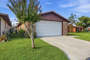 478 Lake Carolyn Cir, Lakeland, FL 33813 - Photo 1