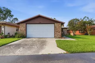 478 Lake Carolyn Cir, Lakeland, FL 33813 - Photo 1