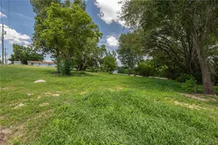 504 E Main St, Dundee, FL 33838 - Photo 1