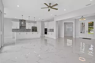 2302 Allen Dr, Plant City, FL 33563 - Photo 9