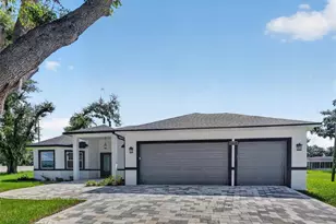 2302 Allen Dr, Plant City, FL 33563 - Photo 1