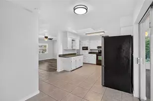3203 Carleton Cir E, Lakeland, FL 33803 - Photo 21