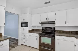 3203 Carleton Cir E, Lakeland, FL 33803 - Photo 17