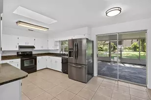 3203 Carleton Cir E, Lakeland, FL 33803 - Photo 19