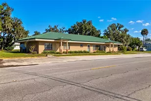 302 W Main St, Bowling Green, FL 33834 - Photo 1