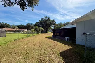 3438 Christina Groves Ct S, Lakeland, FL 33813 - Photo 5