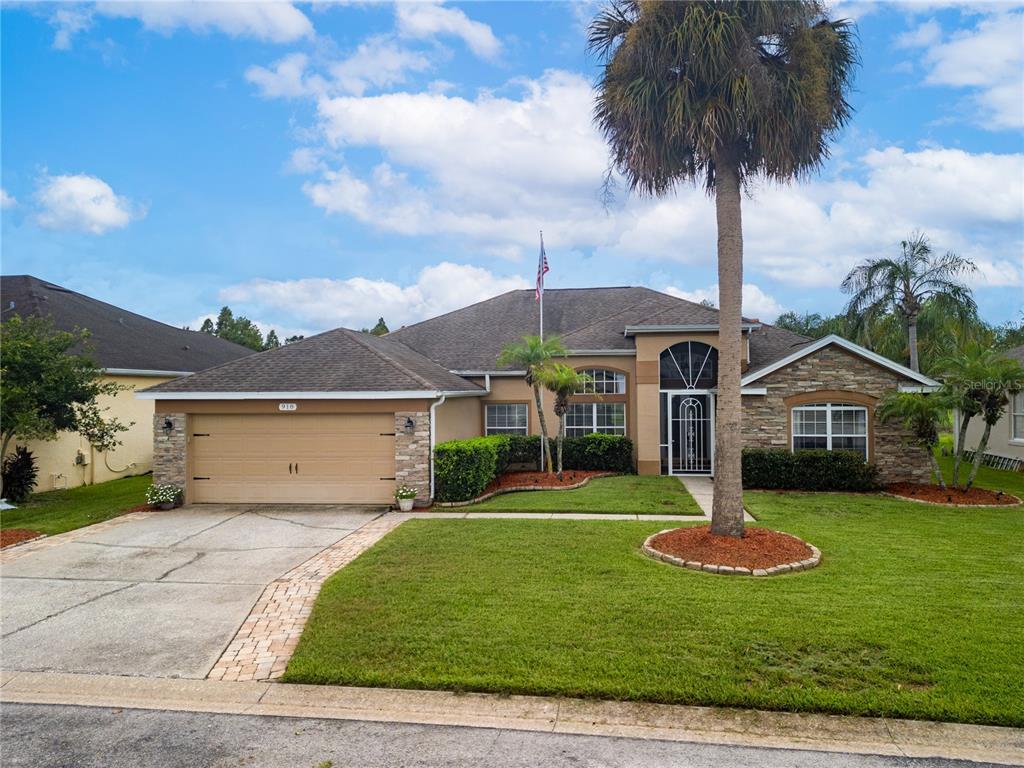 918 Golf Course Pkwy main architectural view