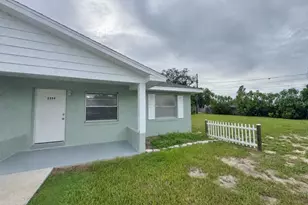 2559 Elm Ave, Lake Wales, FL 33898 - Photo 1