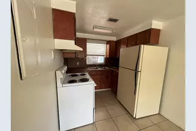 311 4th Street N #2, Lake Wales, FL 33853 - Photo 5