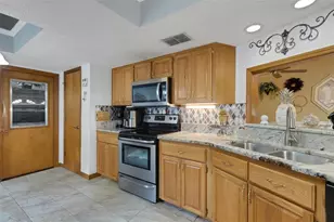 6359 Butternut Dr, Lakeland, FL 33813 - Photo 13
