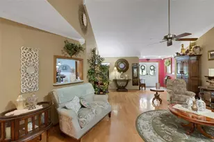 6359 Butternut Dr, Lakeland, FL 33813 - Photo 9