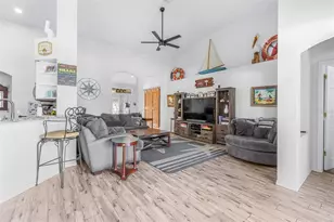 17012 Falconridge Rd, Lithia, FL 33547 - Photo 21