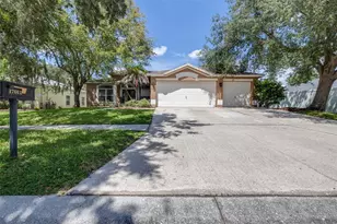 17012 Falconridge Rd, Lithia, FL 33547 - Photo 3