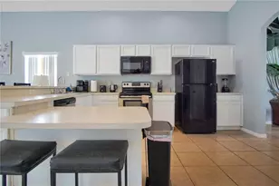 323 Castlemain Cir, Davenport, FL 33897 - Photo 15