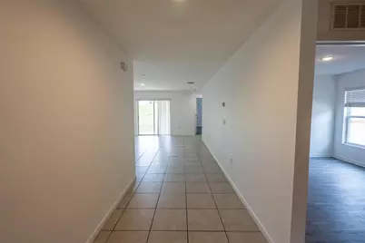 1333 Lucerne Loop Road NE, Winter Haven, FL 33881 - Photo 5