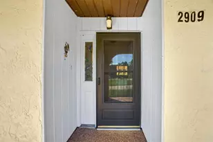 2909 Granada Ct, Lake Wales, FL 33898 - Photo 5