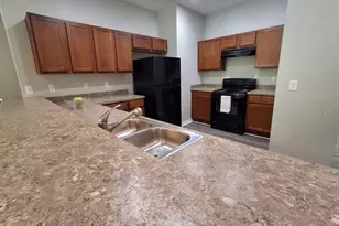 8319 King Blossom Ct, Tampa, FL 33615 - Photo 7