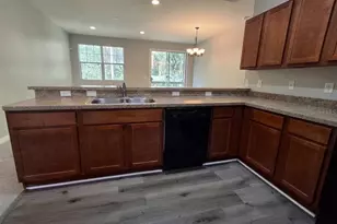 8319 King Blossom Ct, Tampa, FL 33615 - Photo 9