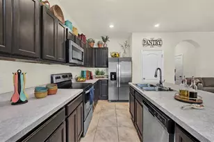 1401 Yellow Finch Dr, Davenport, FL 33837 - Photo 9
