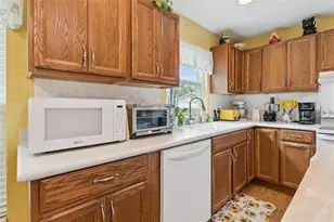 483 Lake Suzanne Dr, Lake Wales, FL 33859 - Photo 7