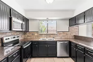 1836 N Crystal Lake Dr, Lakeland, FL 33801 - Photo 9