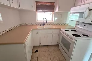 311 E Walnut St, Avon Park, FL 33825 - Photo 13
